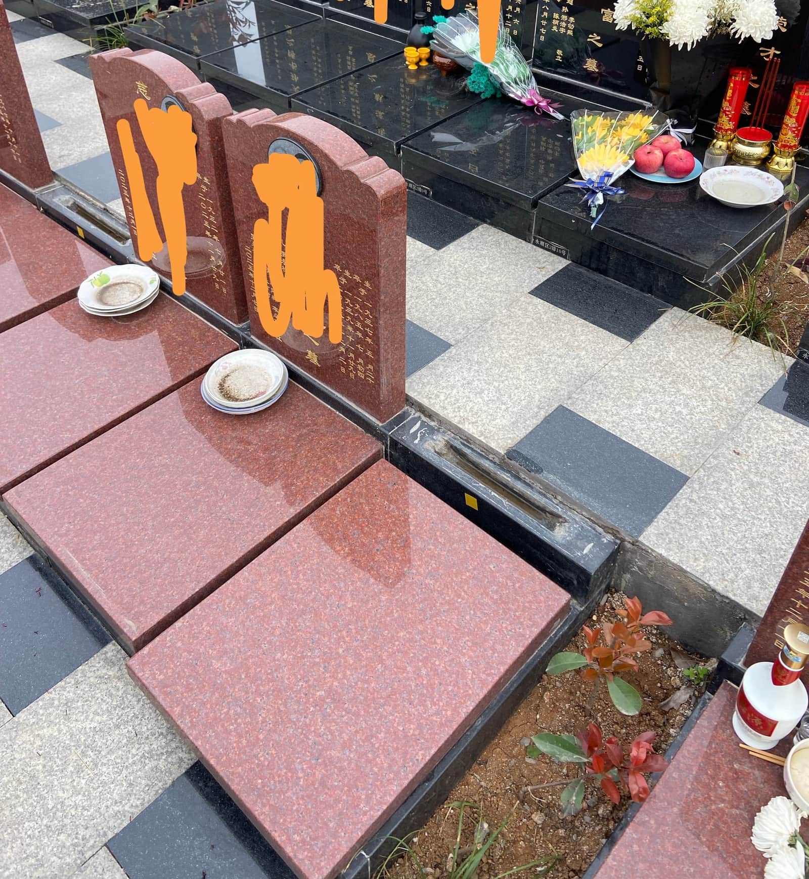 凤凰陵园红色艺术墓