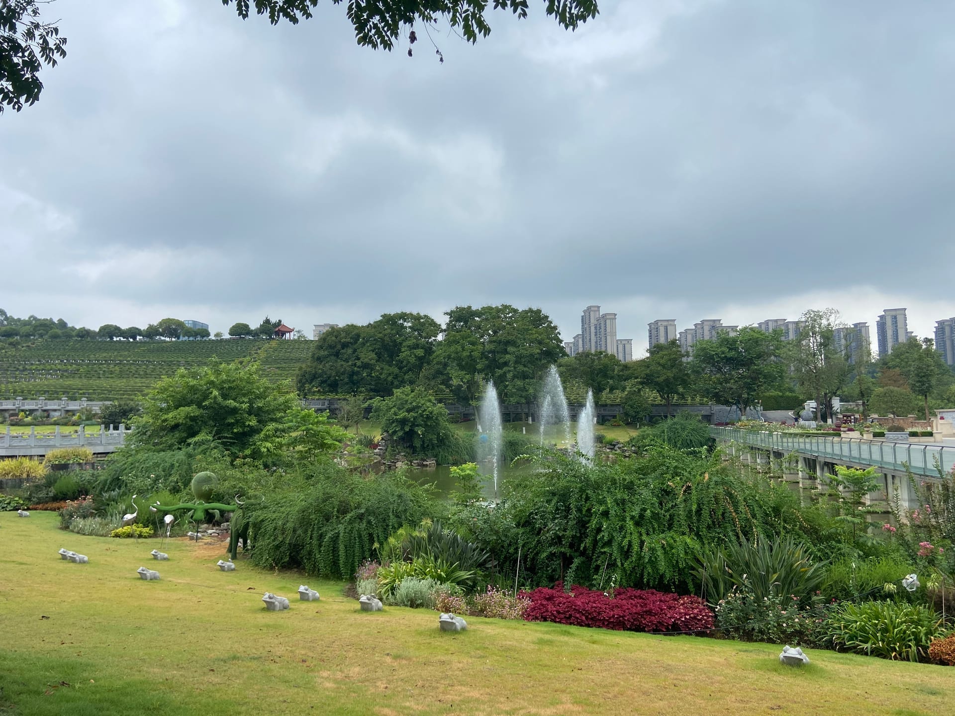 莲花公墓全景